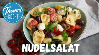 Nudelsalat mediterran mit Tomaten und Mozarella  Tortellinisalat [upl. by Iiette]