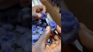 Buying raw Tanzanite precious stone from Tanzania dulichchauphi shorts tanzanitejewelry africa [upl. by Razec]