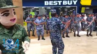 Militares sorprenden con flashmob en plaza comercial [upl. by Ik721]