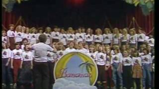 Gotthilf Fischer und Chor  Finkenwalzer 1981 [upl. by Lindsy179]