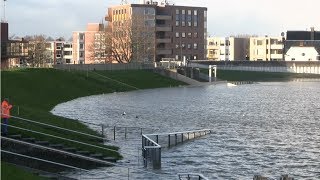 Hoog water in de Haven van Delfzijl 6 dec 2013deel 2 [upl. by Aja86]