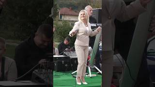 Nerka Hodžić  igraj mori šotu dok ne svane dan bosnian dance kolo livemusic 4k shorts [upl. by Christabella]