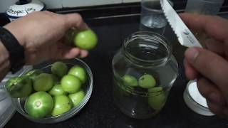 Como hacer tomates verdes en conserva encurtido de tomate de la huerta receta fácil y sencilla [upl. by Wailoo107]