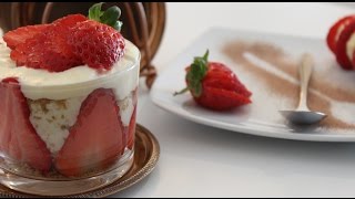 Verrine de fraises à la crème mousseline  كؤوس فراز بالكريمة [upl. by Latoya]