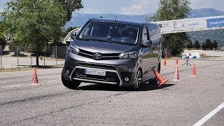 Toyota PROACE Verso 2016  Maniobra de esquiva moose test y eslalon  km77com [upl. by Drarej]