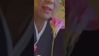 Ikebana flower arrangement tutorial  ikebana flower arrangement tutorial easy  basic ikebana [upl. by Ecerahs]