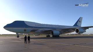 Aankomst president Obama op Schiphol [upl. by Warden]