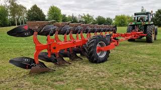 Gregoire Besson SPMLB9 9 Furrow plough 21996 [upl. by Savdeep]