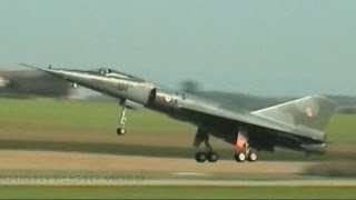 LAST TAKE OFF OF A DASSAULT MIRAGE IV SUPER SONIC BOMBER AT PAYERNE SWITZERLAND 2004 [upl. by Korwin]