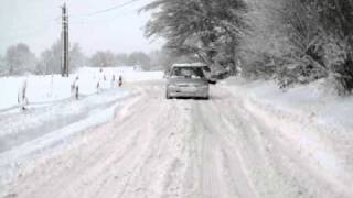 Lintérêt demmener madame en voiture sur la neige [upl. by Delacourt]