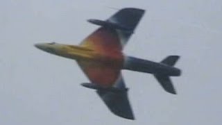 Hawker Hunter F58 Aircraft Miss Demeanour at Biggin Hill Airshow 2007  Camcorder Footage [upl. by Aicekat552]