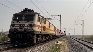 22178 Varanasi Mumbai Mahanagari Express Arriving Prayagraj Chheoki Junction With Wap 7 [upl. by Liddie431]