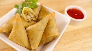 Easy Curry Puff Recipe ThaiStyle Samosa กะหรี่ปั๊บ [upl. by Wolfy]