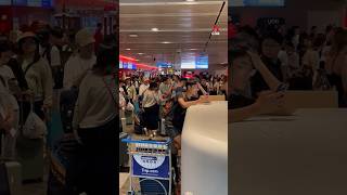 Global IT outage causes missed flights for some passengers at Changi Airport [upl. by Ennaeus]