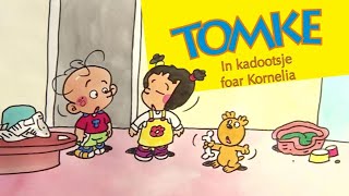 Tomke Een kadootje voor Kornelia  Tsjiltsje  Kinderen  Verhaaltje [upl. by Aneetsyrk]