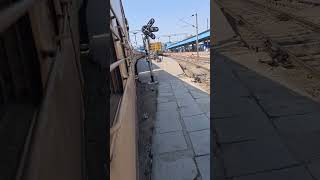 भारत के train की हालत india Top 4 Train 🚂🚋 Best experiencetrain railway trainvideoviralvideo [upl. by Dnumsed621]