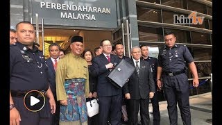 Guan Eng leaves MOF for Parliament to table Budget 2019 [upl. by Nerita472]