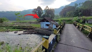 Warung Pinggir Sungai Yang Sering Di Singgahi Banyak Orang Suasana Pedesaan Sumedang Jawabarat [upl. by Crawford902]