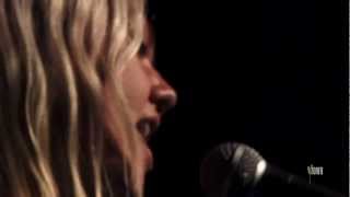 Elle King  quotCant Be Lovedquot Live on eTown [upl. by Tamer]