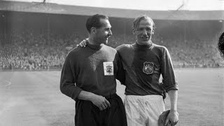 Manchester City goalkeeper Bert Trautmann plays 1956 FA Cup final with broken neck [upl. by Burdett739]