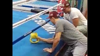 Gennady Golovkin shows Teofimo Lopez and Joe Joyce some Kettlebell strength exercises [upl. by Berkow]