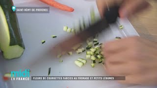 Fleurs de courgettes farcies au fromage et petits légumes [upl. by Nelram]