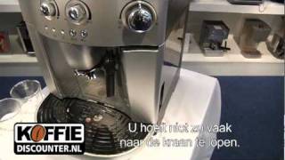 Delonghi ESAM 4200 top espresso apparaat [upl. by Ahsimik]