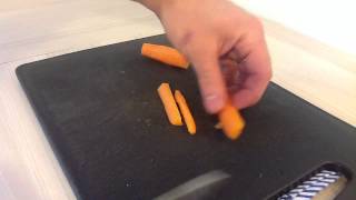 Faire une mirepoix de carottes  Cuisiner des carottes [upl. by Ihsar262]