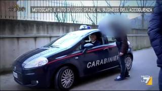 Motoscafo e auto di lusso grazie al business dellaccoglienza [upl. by Akcimahs]