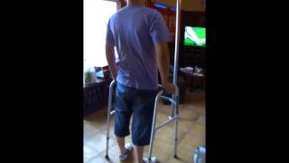 Paraplejia camina Paraplegia walk Lesion Medular 截瘫 Congénita [upl. by Safier]