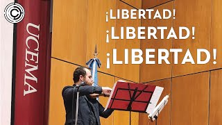 Performance violín Libertad libertad libertad en UCEMA Luis Alberto Mariño [upl. by Yrdnal]