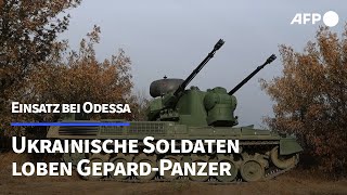 Ukrainische Soldaten loben deutschen GepardPanzer  AFP [upl. by Ardnaxila]