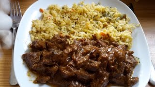 Rendang met nasi  over koken gesproken [upl. by Vtarj232]