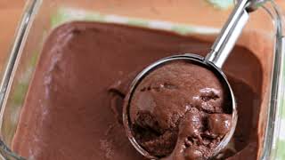 Gelato al cioccolato con banana congelata ricetta sana senza panna e con poco zucchero [upl. by Ziana]