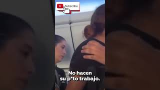 AGRESIVA OBLIGA A ATERRIZAR AVIÓN DE UNITED AIRLINES humor [upl. by Eppesiug]