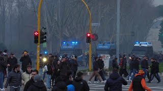 LazioRoma arrivo del bus dei giallorossi  lingente dispiegamento di forze dellordine [upl. by Ab]