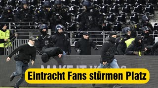 Nach der Niederlage eskalieren EintrachtFans Sturm auf den Gästeblock [upl. by Elna375]