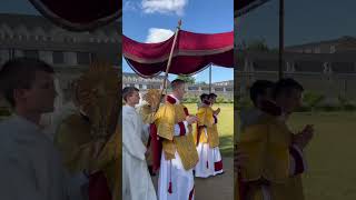 Procession de la FêteDieu à la Communauté SaintMartin [upl. by Eseret]