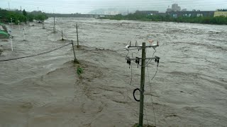 Car destroyed China city become sea River burst causes flood in Guangdong [upl. by Boatwright]