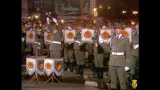 Großer Zapfenstreich der NVA 1989  DDR  GDR  Marsch  Militärmusik  Marschmusik [upl. by Studley45]