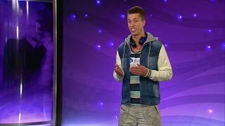 Här hoppar Hampus Ribnell på Alexander Bard under hans audition i Idol 2014  Idol Sverige TV4 [upl. by Lig]