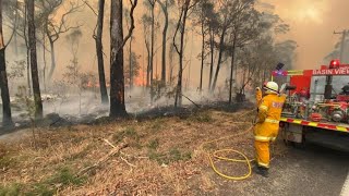 Rettung tausender Menschen in Australien läuft an [upl. by Zebapda710]