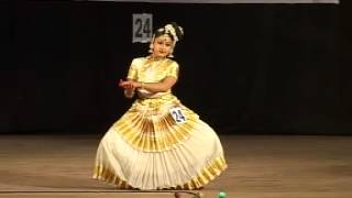 kerala school kalolsavam 2012 mohiniyattam performed by Lavanya [upl. by Nirac]