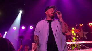 Jelly Roll amp Struggle Jennings Live pops St Louis [upl. by Gavrah]