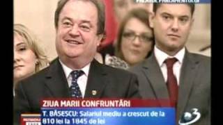 Dezbatere Traian Basescu vs Crin Antonescu alegeri prezidentiale 2009 [upl. by Nerrat341]