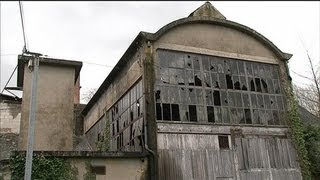 A Caligny lamiante séchappe toujours de lusine abandonnée [upl. by Freya430]