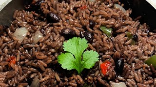 Cuban black beans amp rice Congri  Moros y Cristianos  How to get darker rice [upl. by Pulling]