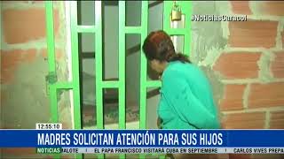 Lo encarcelaron en su propia casa porque sufre de esquizofrenia [upl. by Monie]