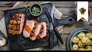 Schweinekrustenbraten selber machen I Bayerischer Klassiker mit Semmelknödel und Biersauce  EDEKA [upl. by Nevai880]