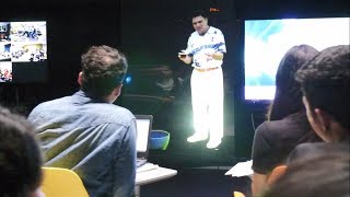 Experiencia de telepresencia con efecto de holograma [upl. by Herwick]